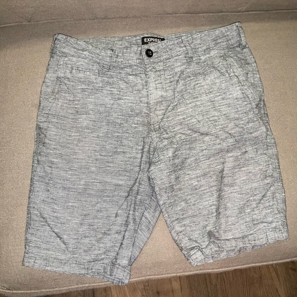 Express Short - Picture 3 of 5